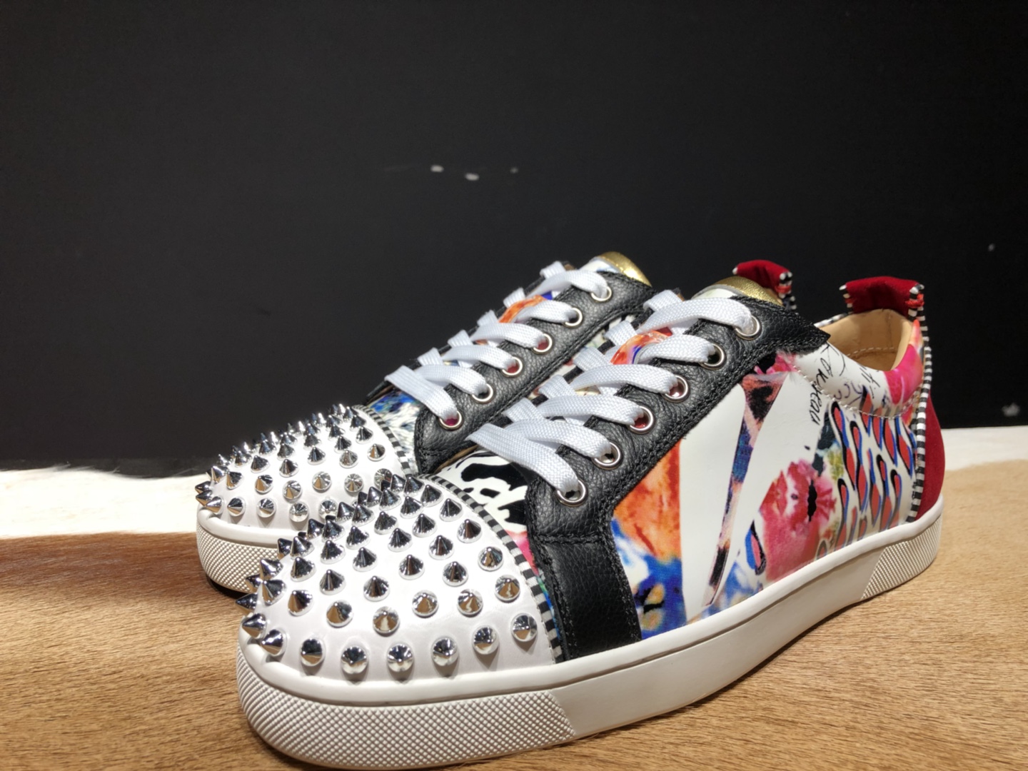 High Quality Christian Louboutin Sneakers JC007