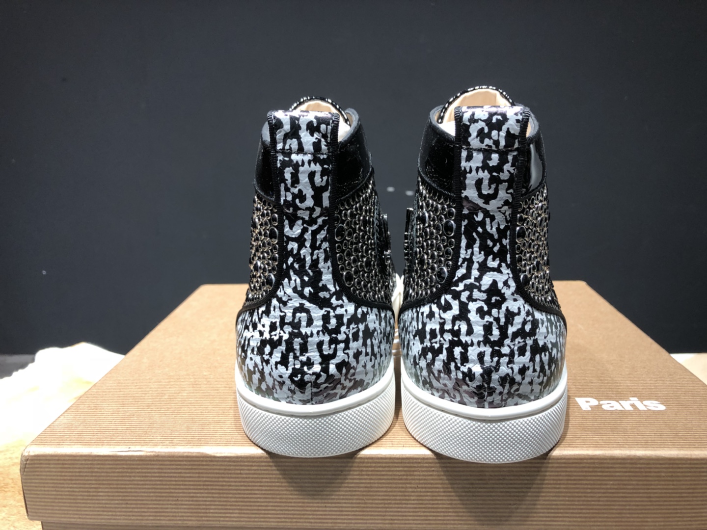 High Quality Christian Louboutin Sneakers JC003