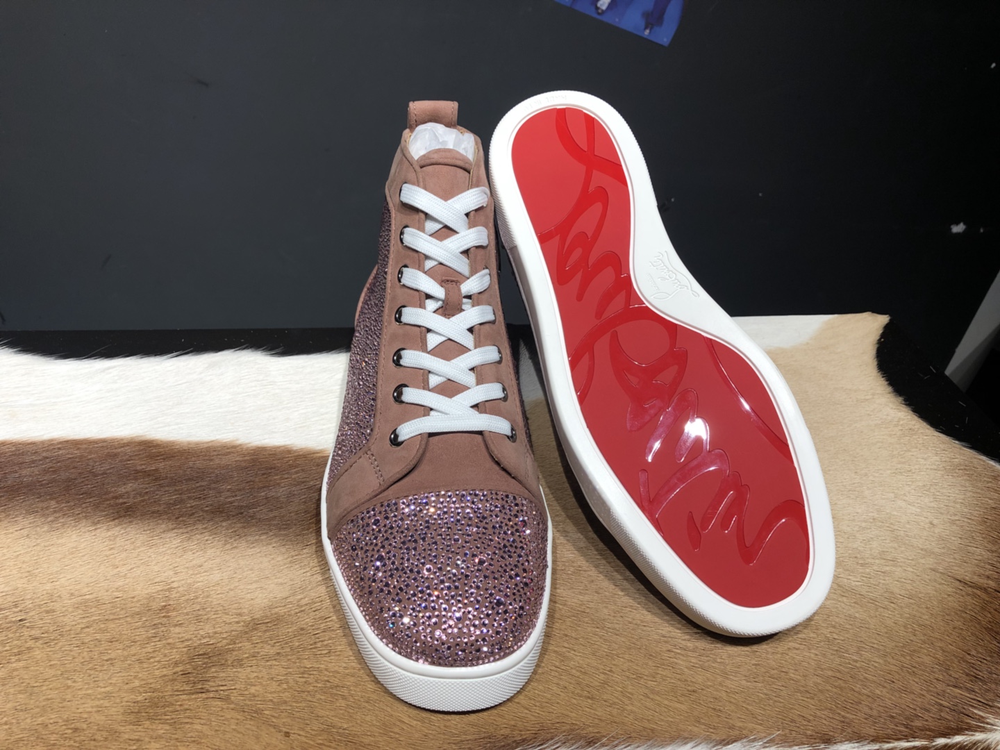 High Quality Christian Louboutin Sneakers JC001