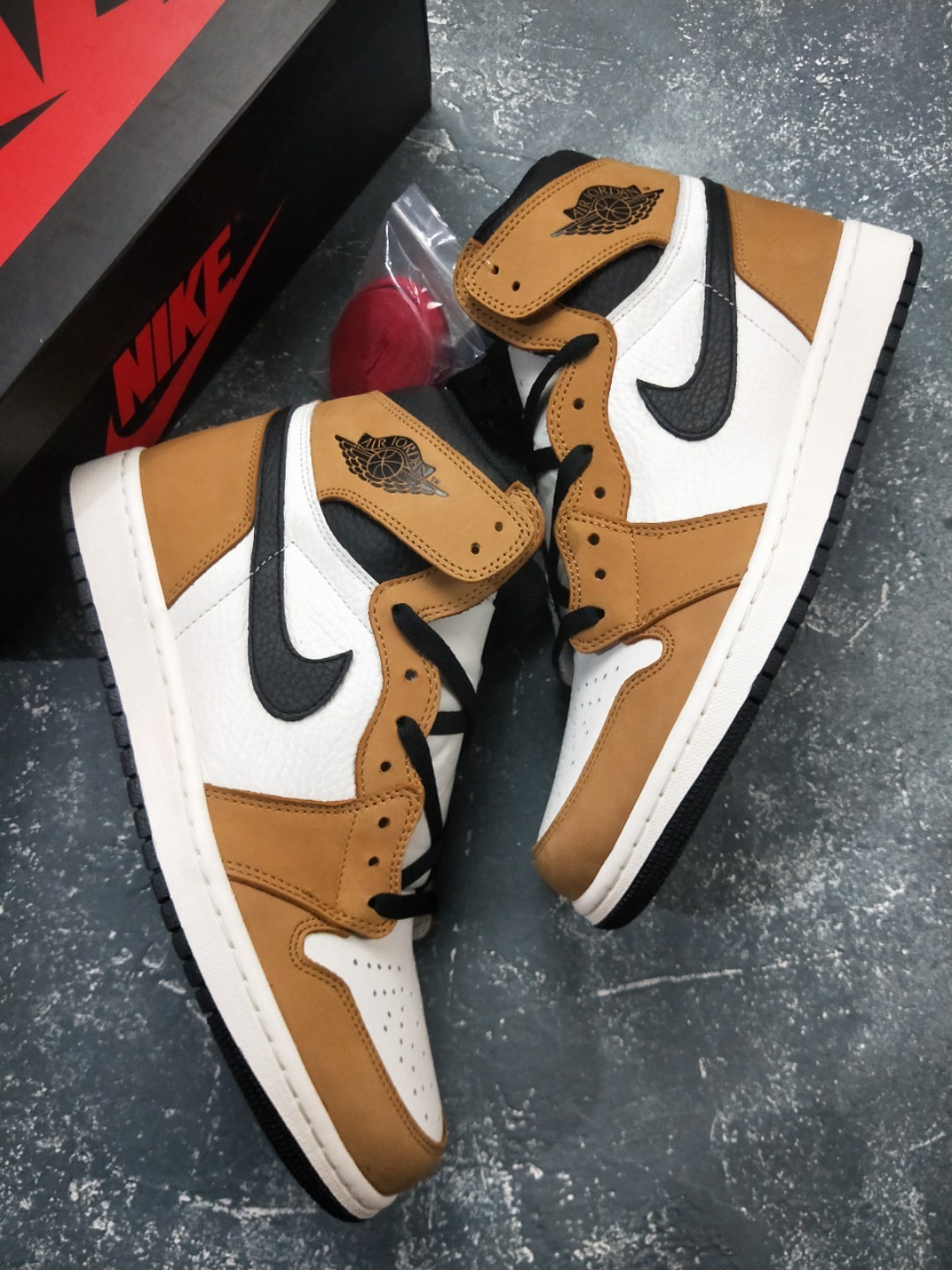 High Quality Air Jordan 1 rookie of the year best version in the market ready to ship