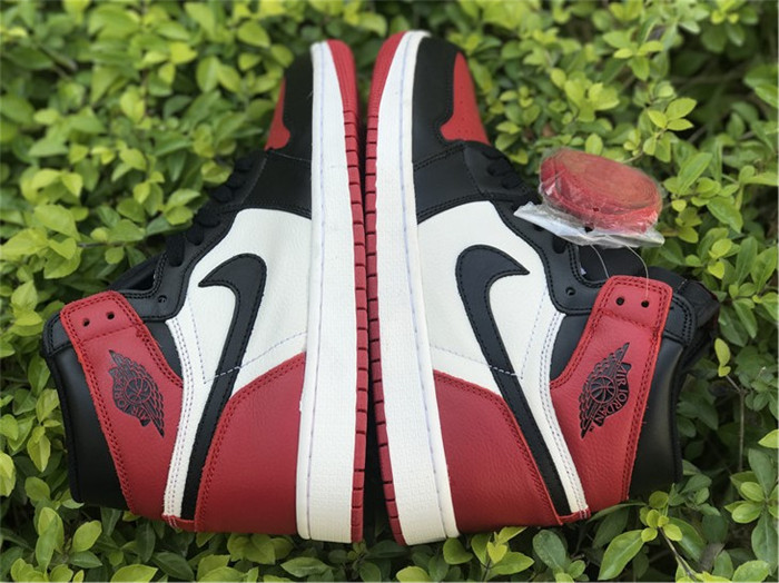 High Quality Air Jordan 1 Retro High Og Bred Toe Sneakers A95CC39989DE