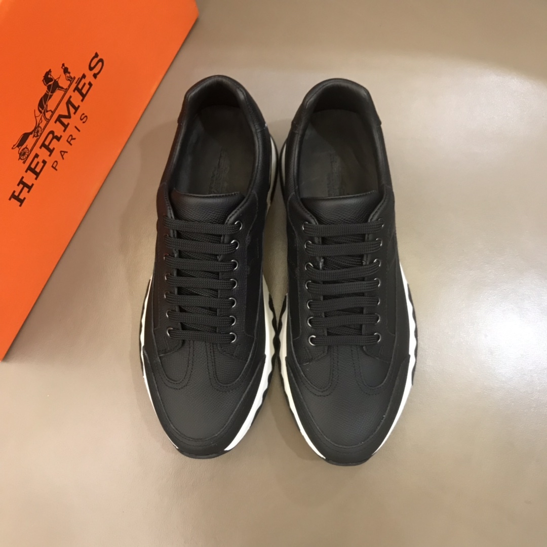 Hermes Sneaker TRAIL in Black