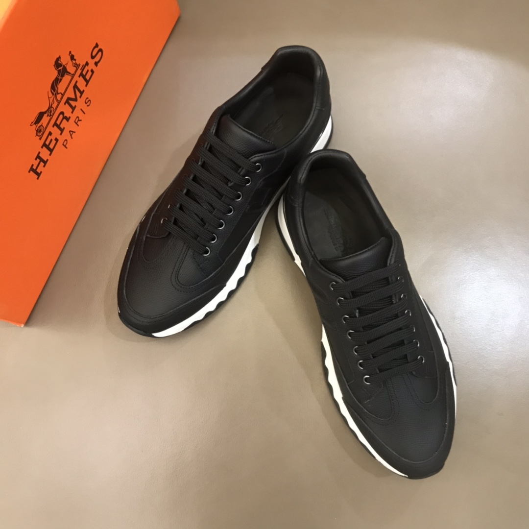 Hermes Sneaker TRAIL in Black