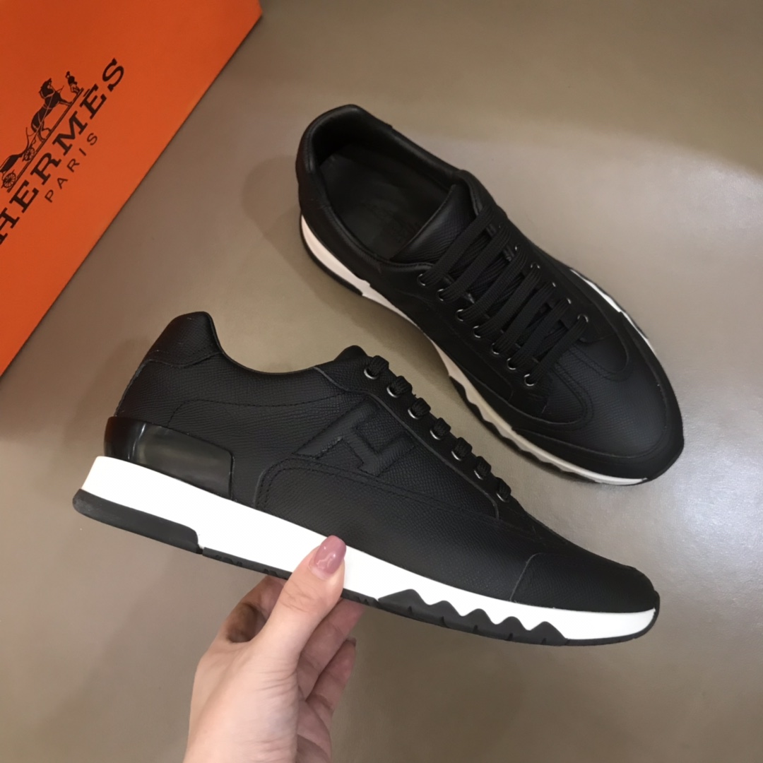 Hermes Sneaker TRAIL in Black