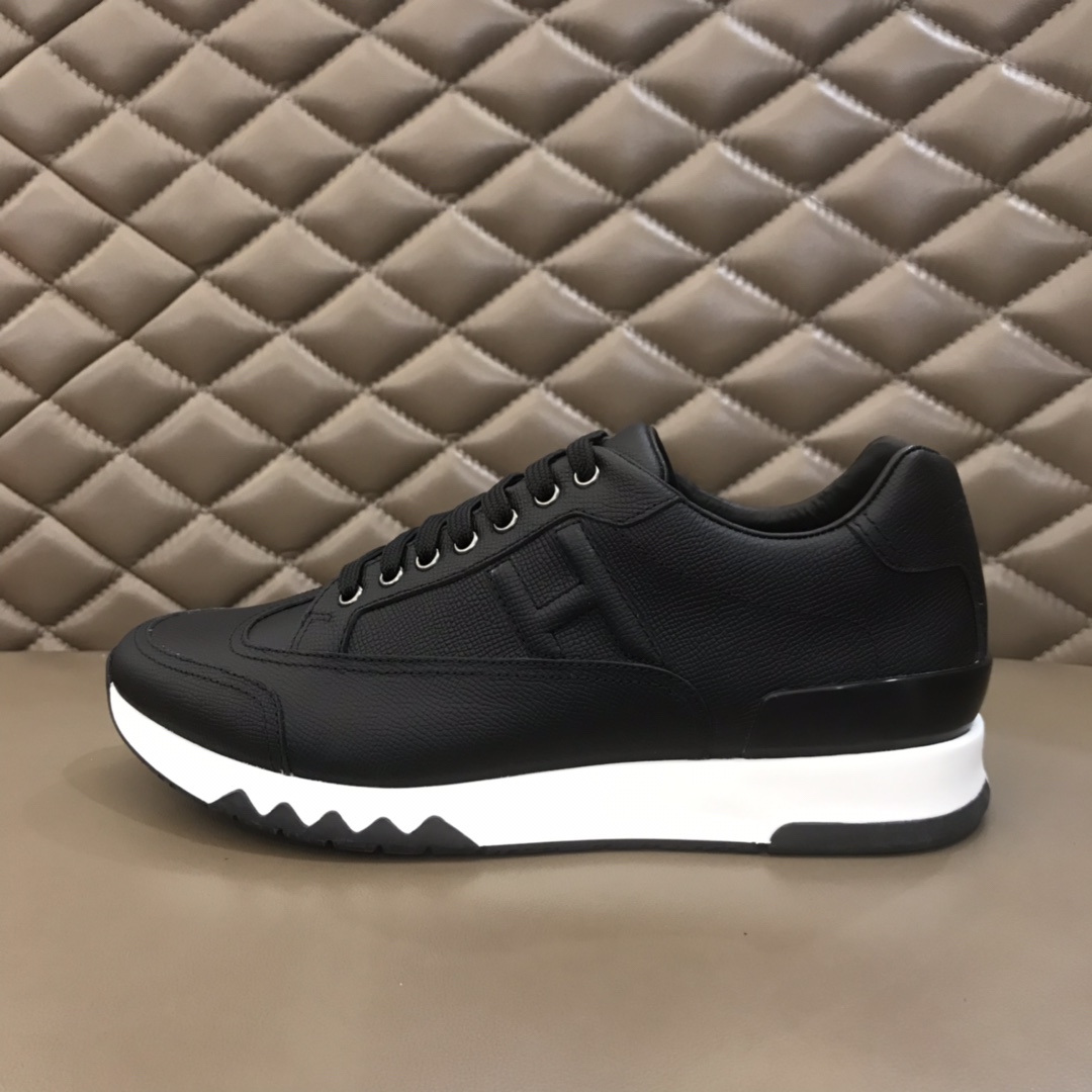 Hermes Sneaker TRAIL in Black