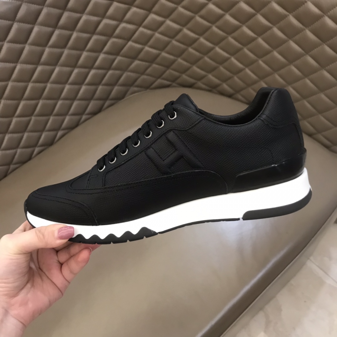 Hermes Sneaker TRAIL in Black