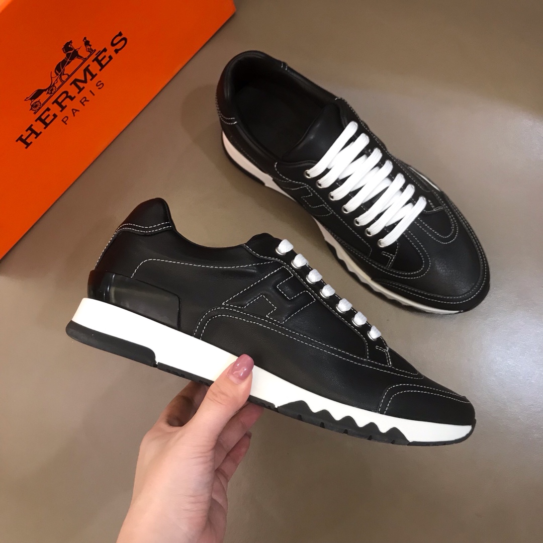 Hermes Sneaker TRAIL in Black