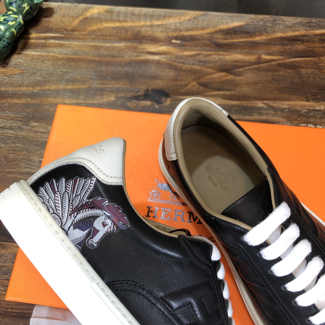 Hermes Sneaker Quicker in black with White