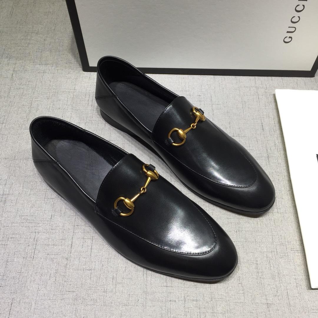 Gucci Black Bright leather Perfect Quality Loafers With Golden Buckle MS07606