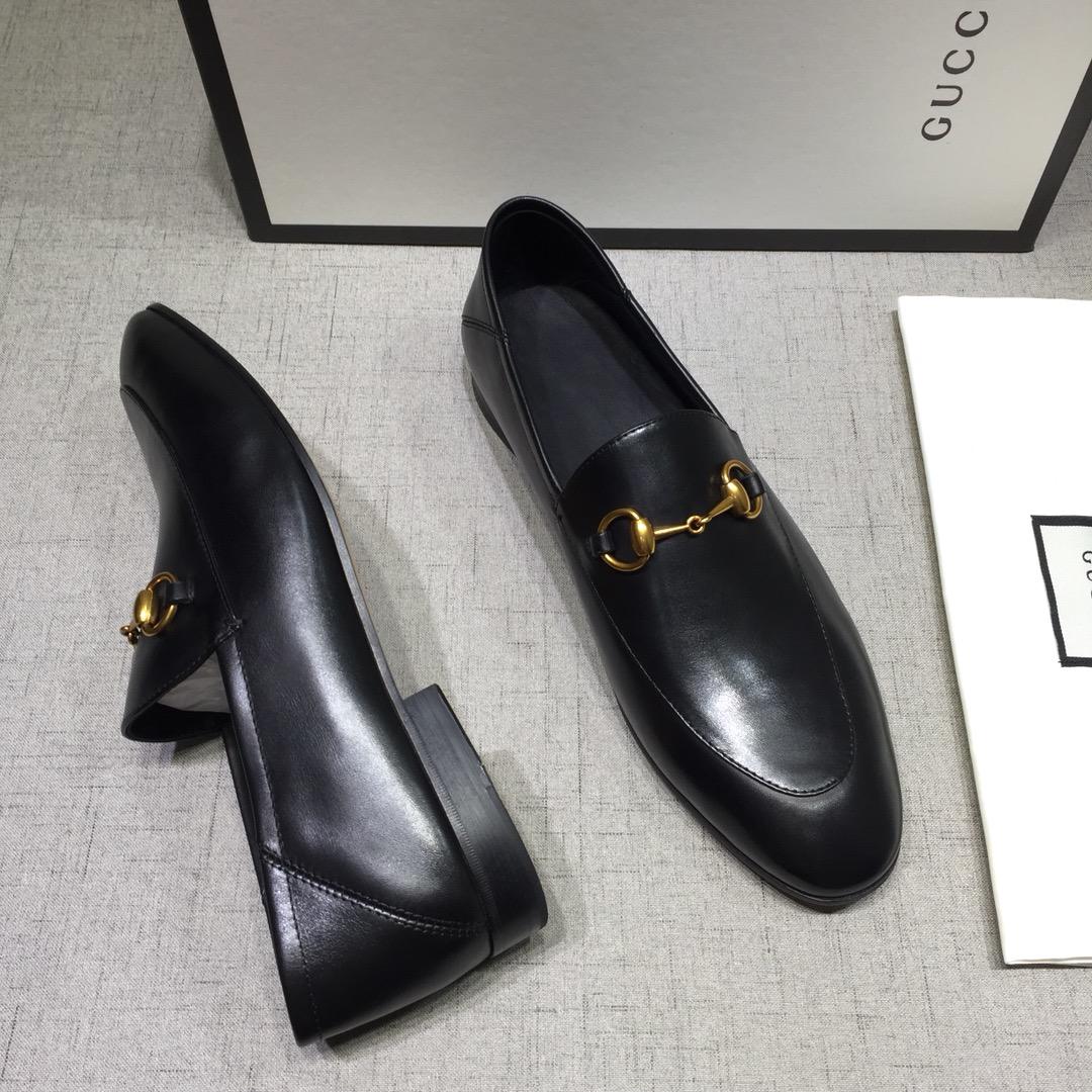 Gucci Black Bright leather Perfect Quality Loafers With Golden Buckle MS07606