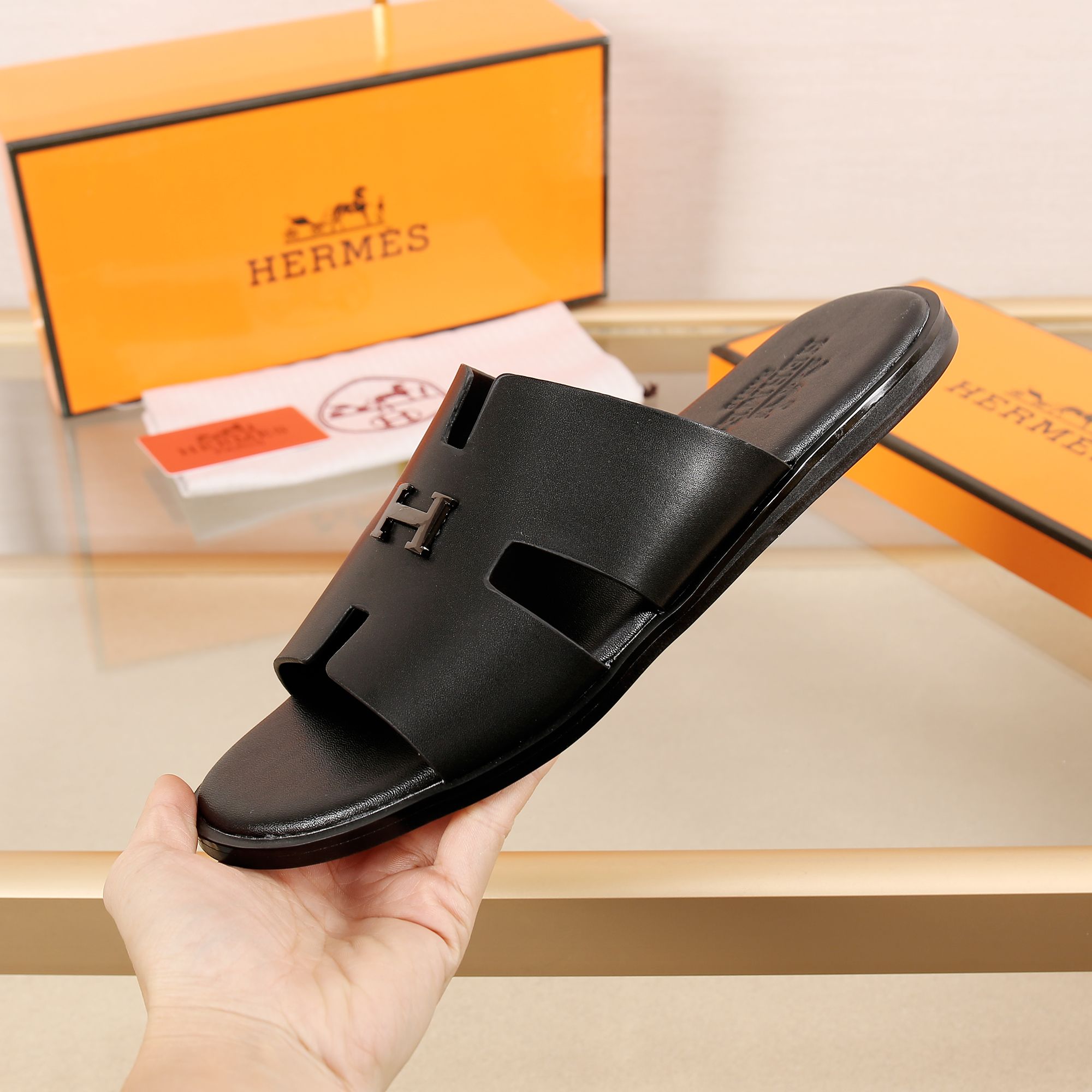 Hermes Slipper Lzmir in Black