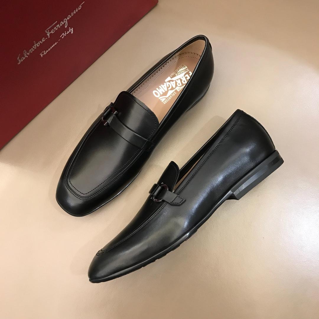 Salvatore Ferragamo Black leather Fashion Perfect Quality Loafers MS02978