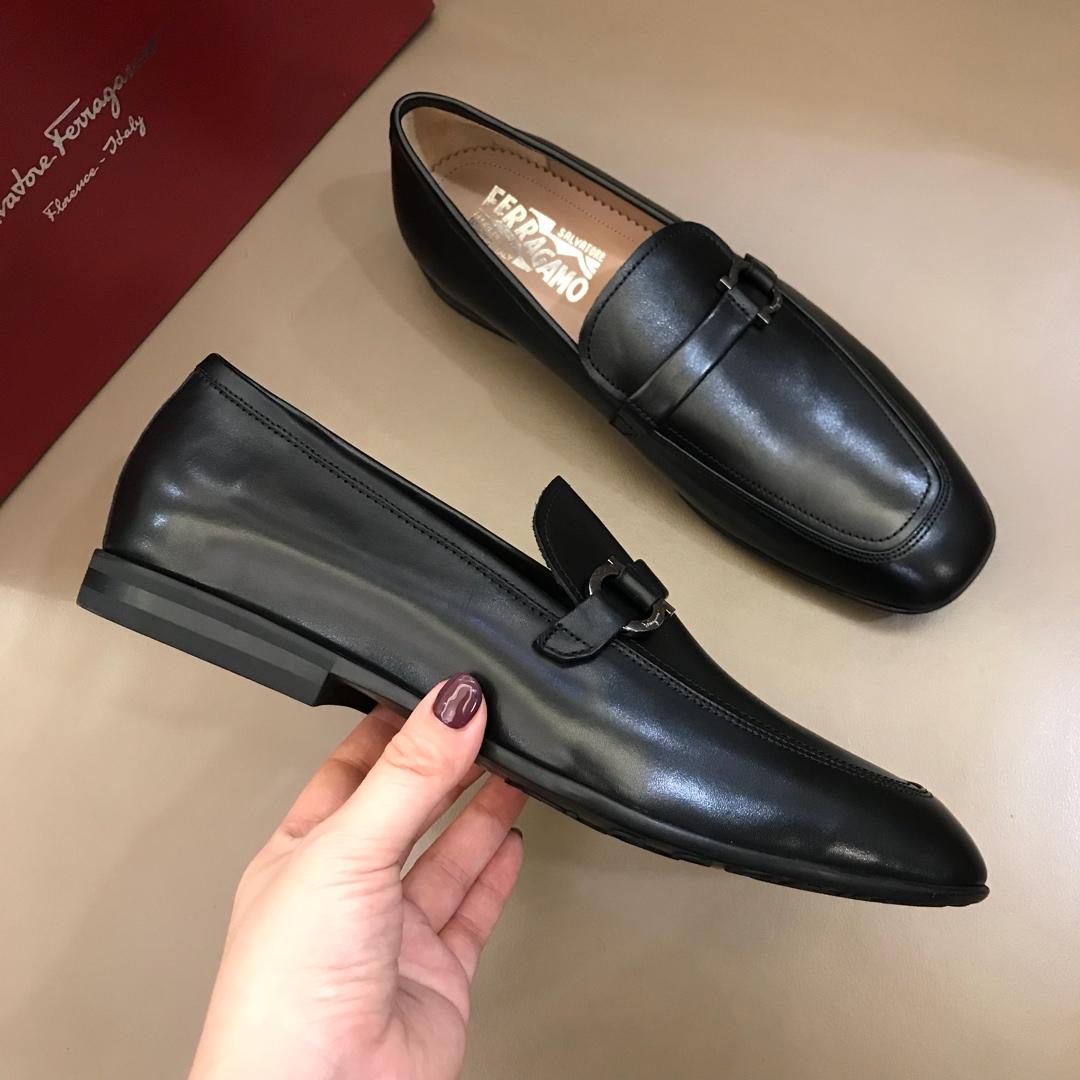 Salvatore Ferragamo Black leather Fashion Perfect Quality Loafers MS02978