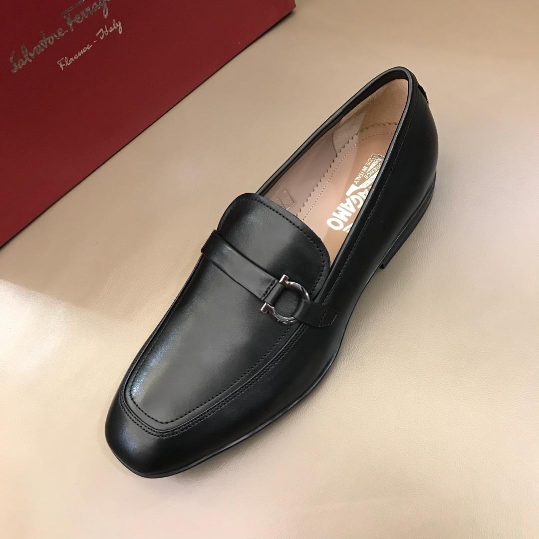 Salvatore Ferragamo Black leather Fashion Perfect Quality Loafers MS02978