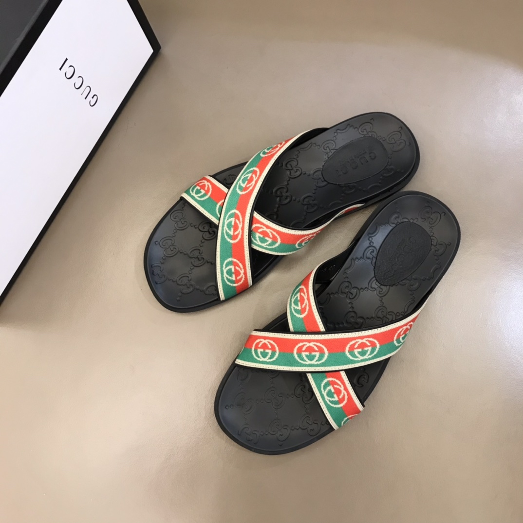 Gucci Slipper in Black with Red and Green Logo