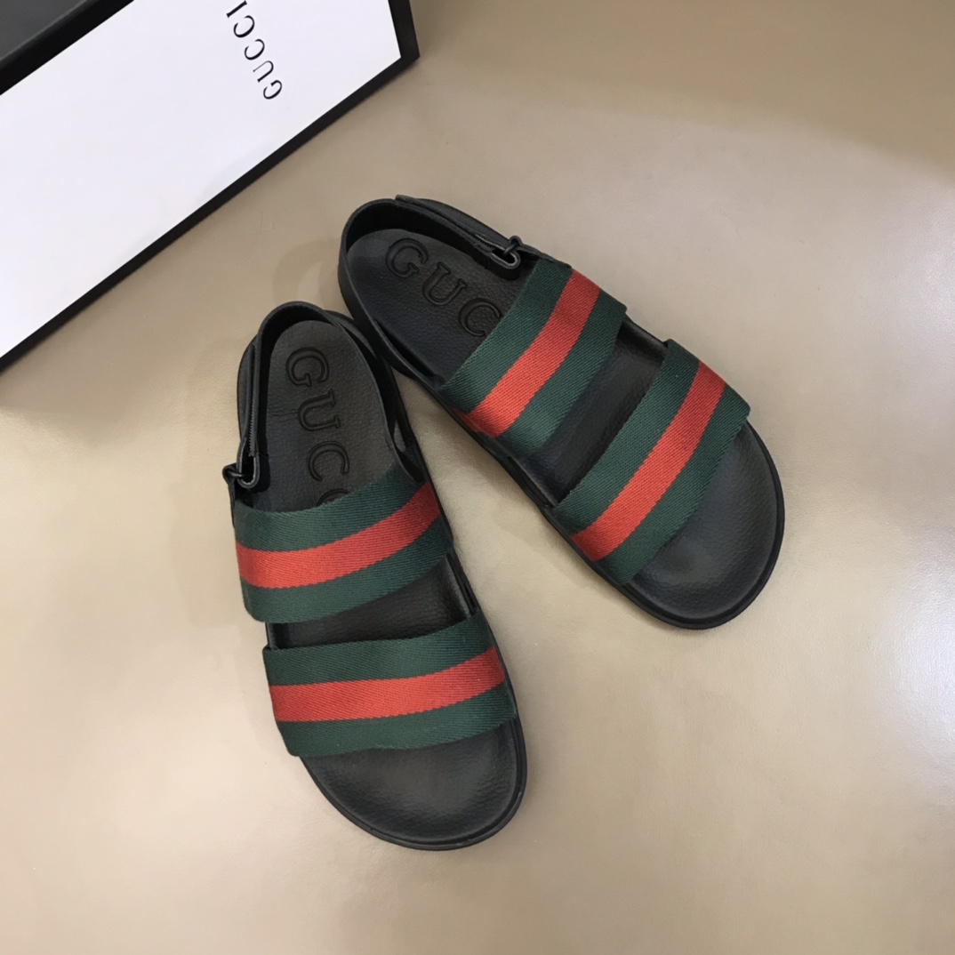 Gucci Slipper in Black with Green and Red