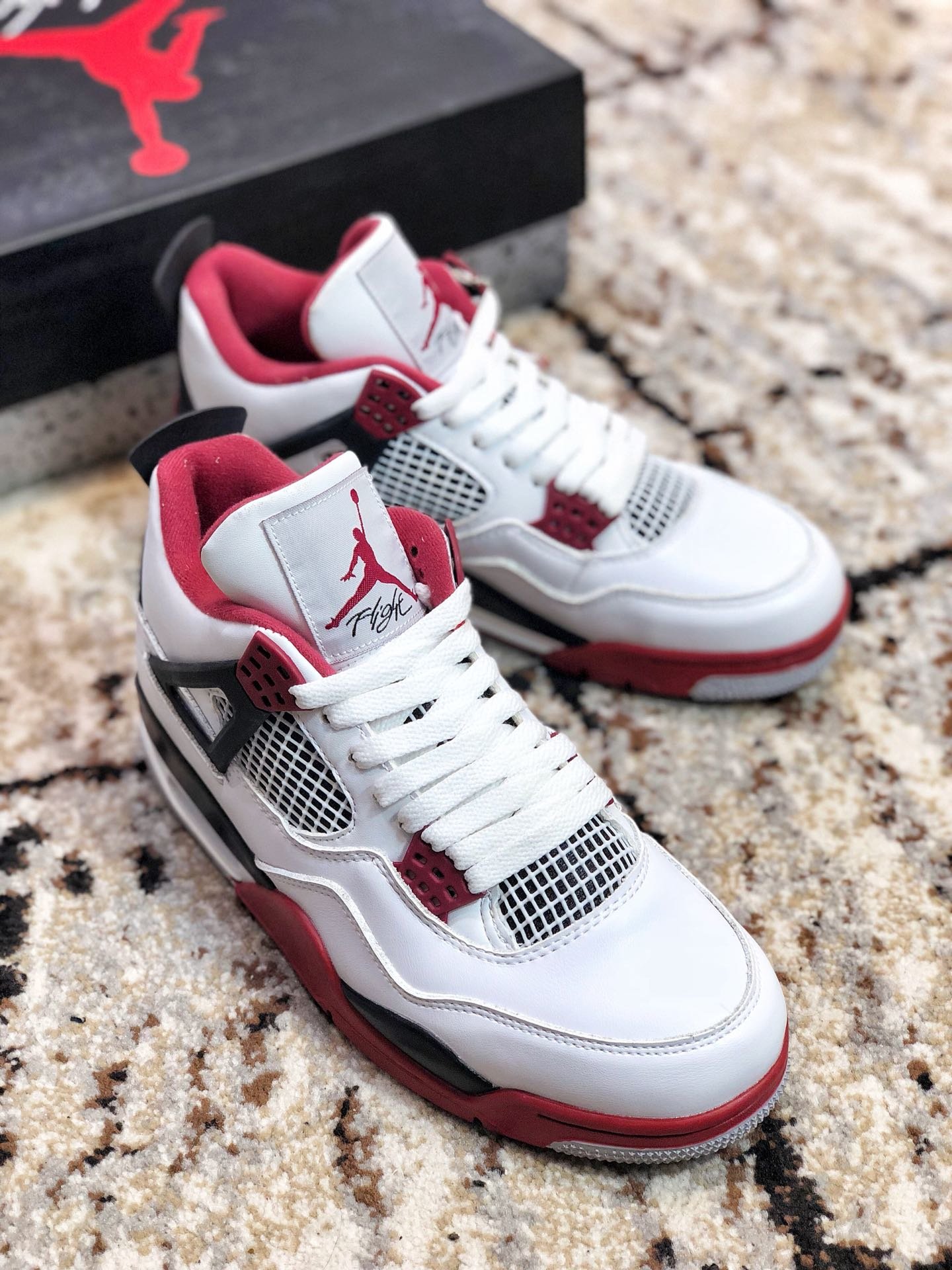 High Quality Air Jordan IV Retro-002 Fashion Design With Clean And Simple Surface