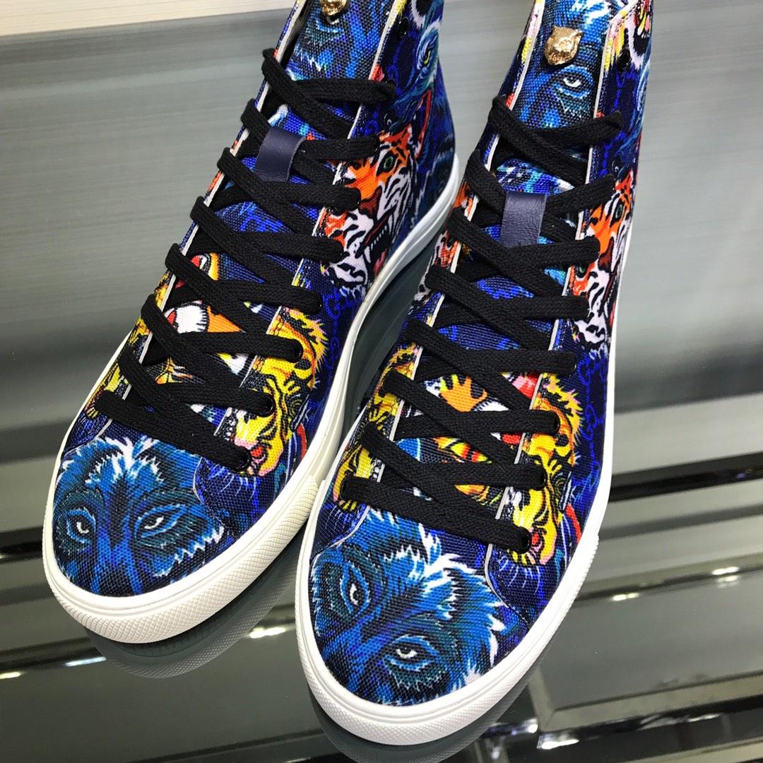 Gucci High Top High Quality Sneaker Blue and tiger print with white sole MS05006