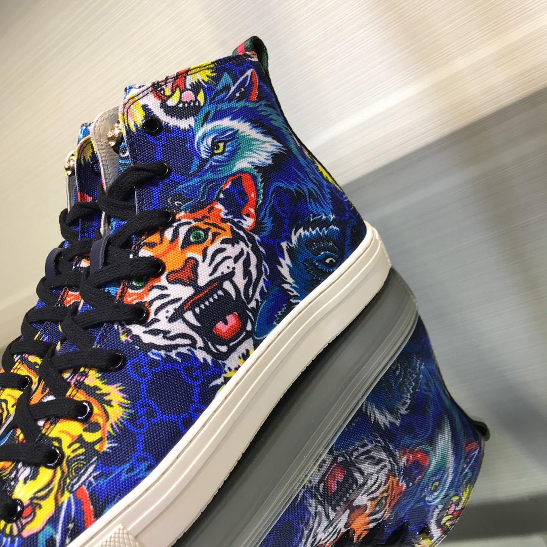 Gucci High Top High Quality Sneaker Blue and tiger print with white sole MS05006