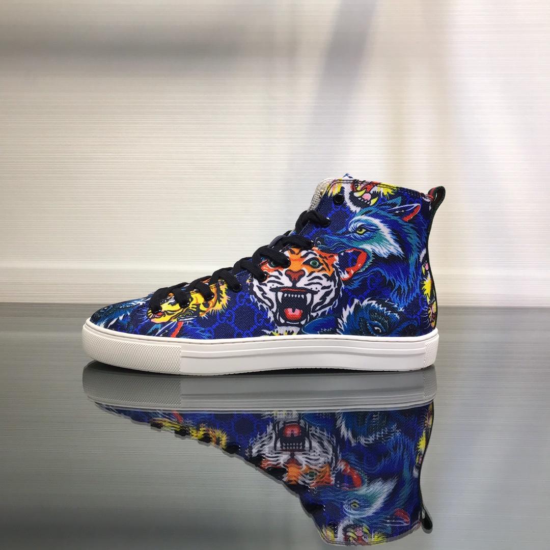 Gucci High Top High Quality Sneaker Blue and tiger print with white sole MS05006