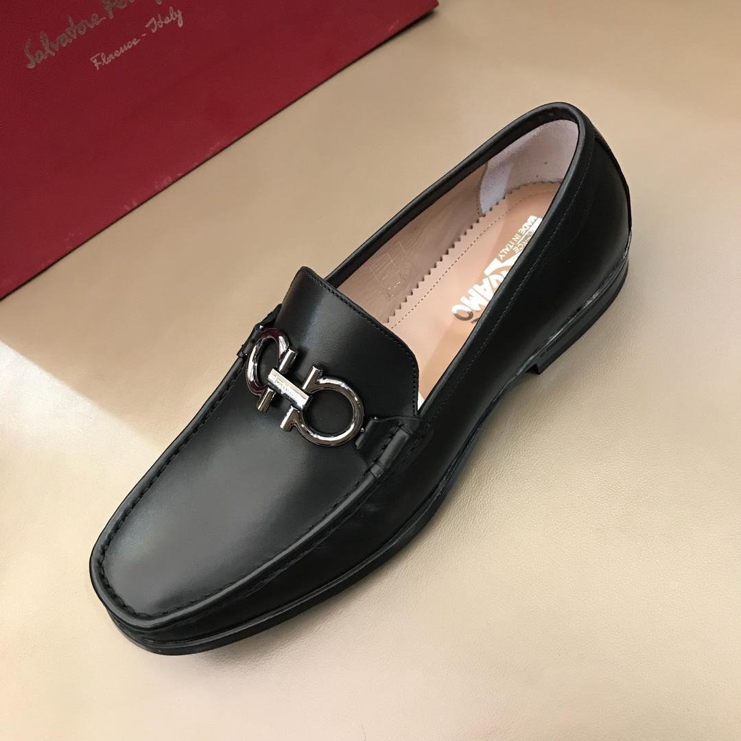 Salvatore Ferragamo Black leather Fashion Perfect Quality Loafers With Sliver Buckle MS02977