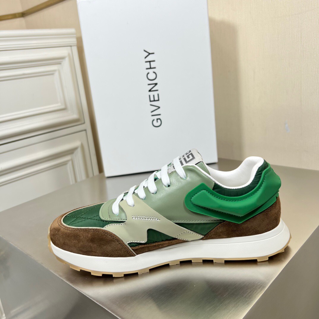 Givenchy Sneaker Spectre Low in Green with Brown