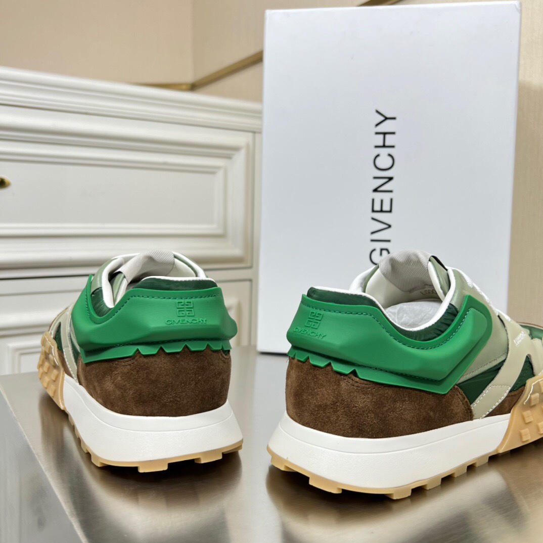 Givenchy Sneaker Spectre Low in Green with Brown