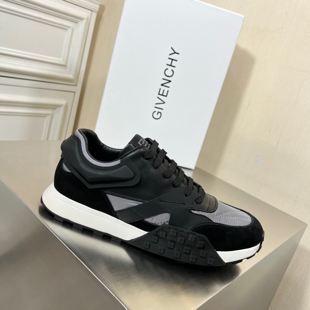 Givenchy Sneaker Spectre Low in Black