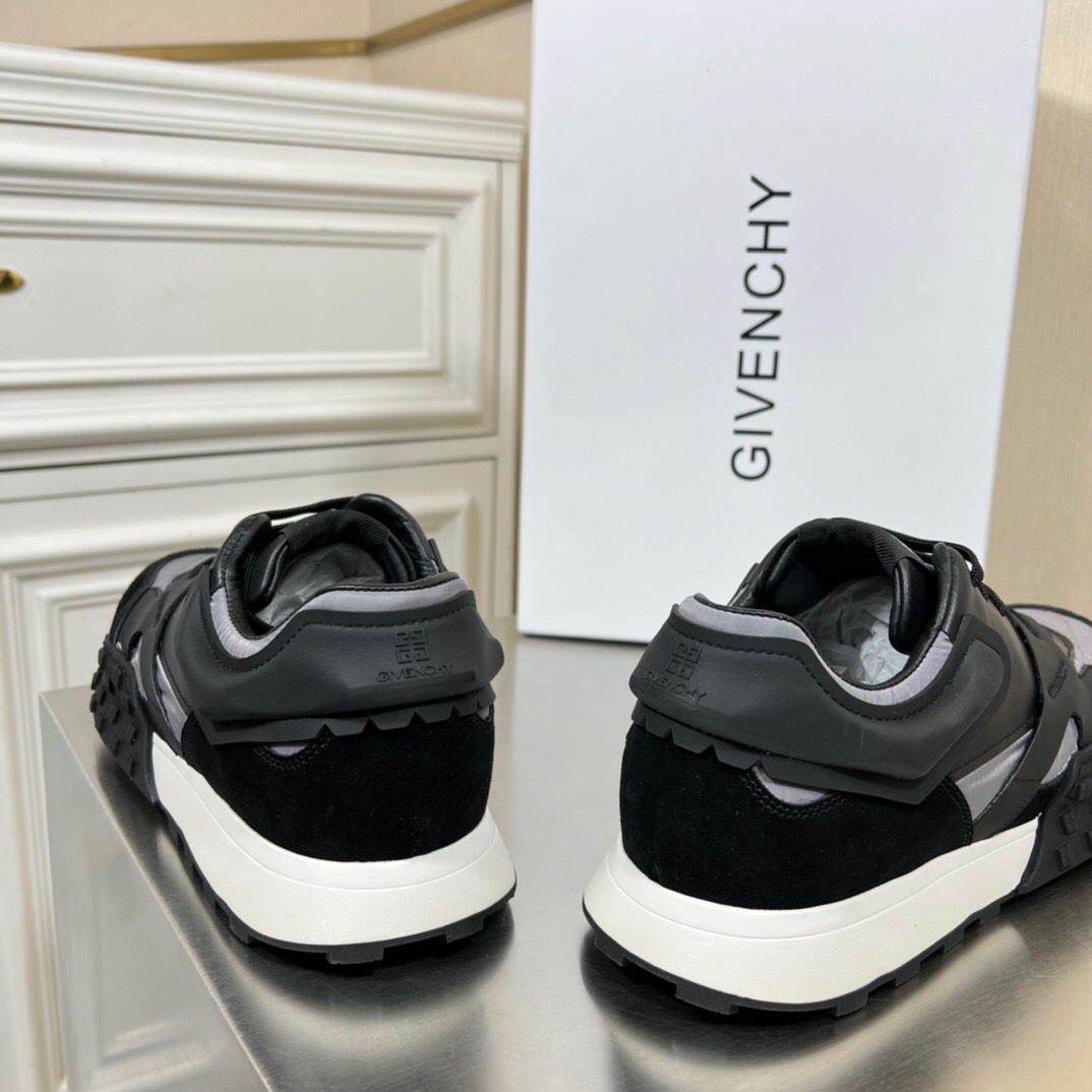 Givenchy Sneaker Spectre Low in Black