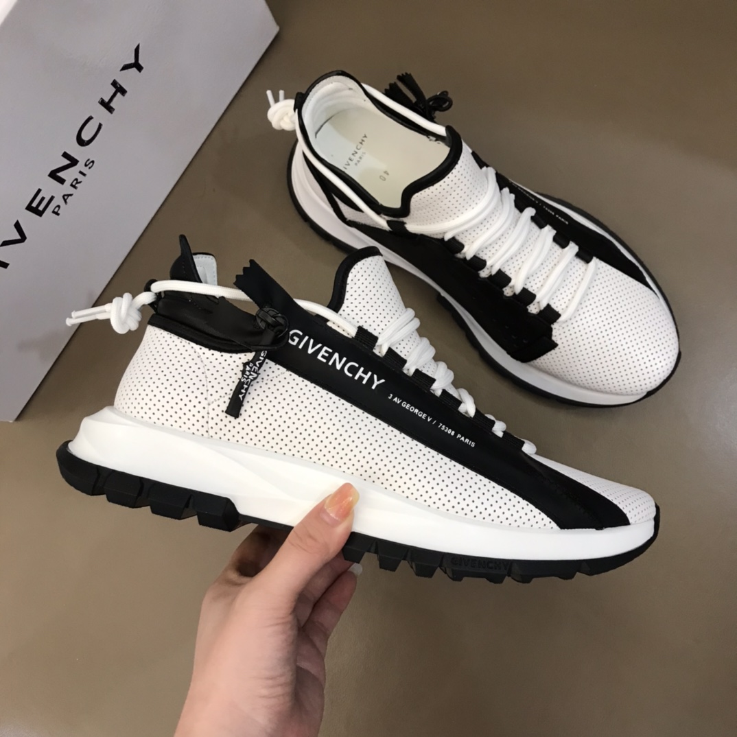 Givenchy Sneaker Spectre in White with Black