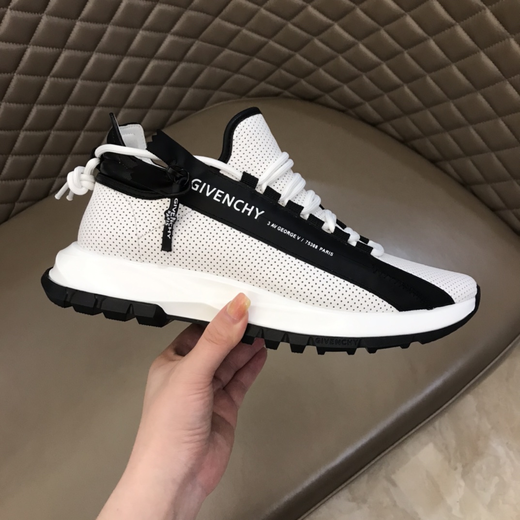 Givenchy Sneaker Spectre in White with Black