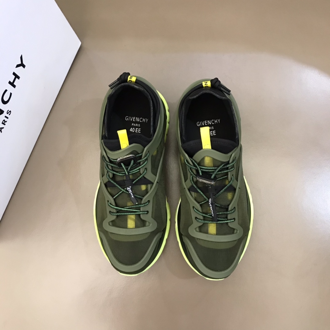 Givenchy Sneaker Spectre in Green