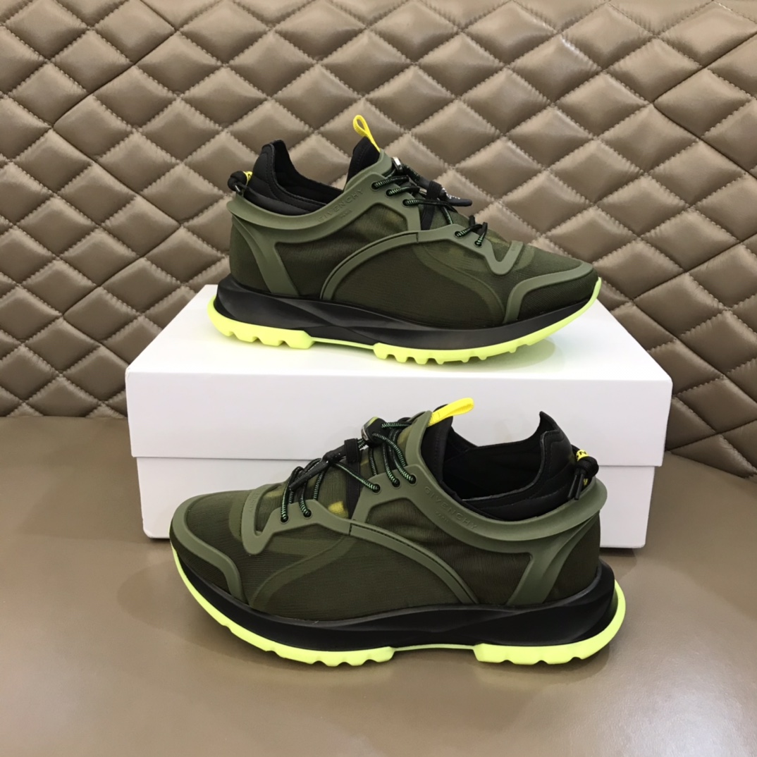 Givenchy Sneaker Spectre in Green