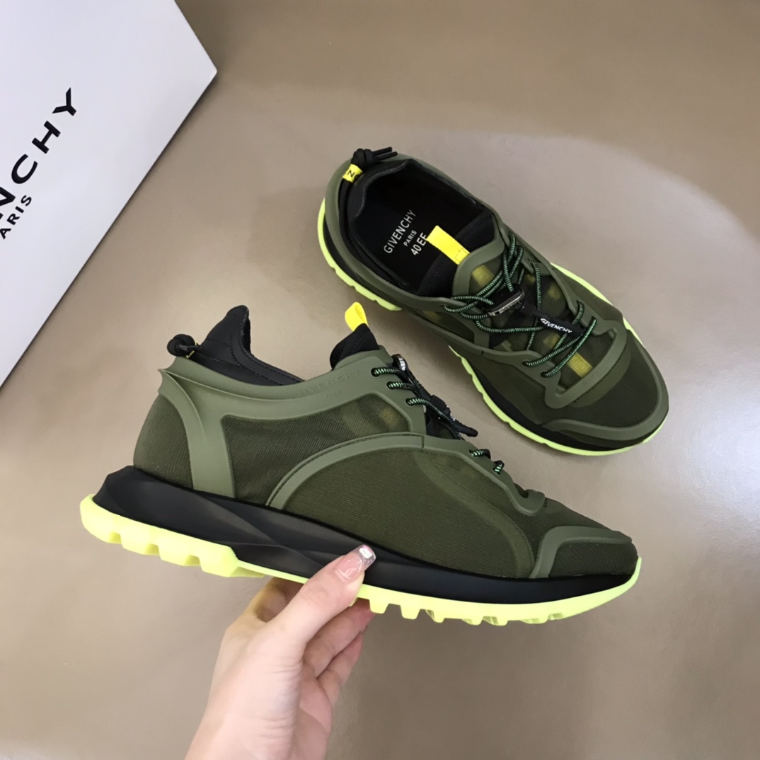 Givenchy Sneaker Spectre in Green