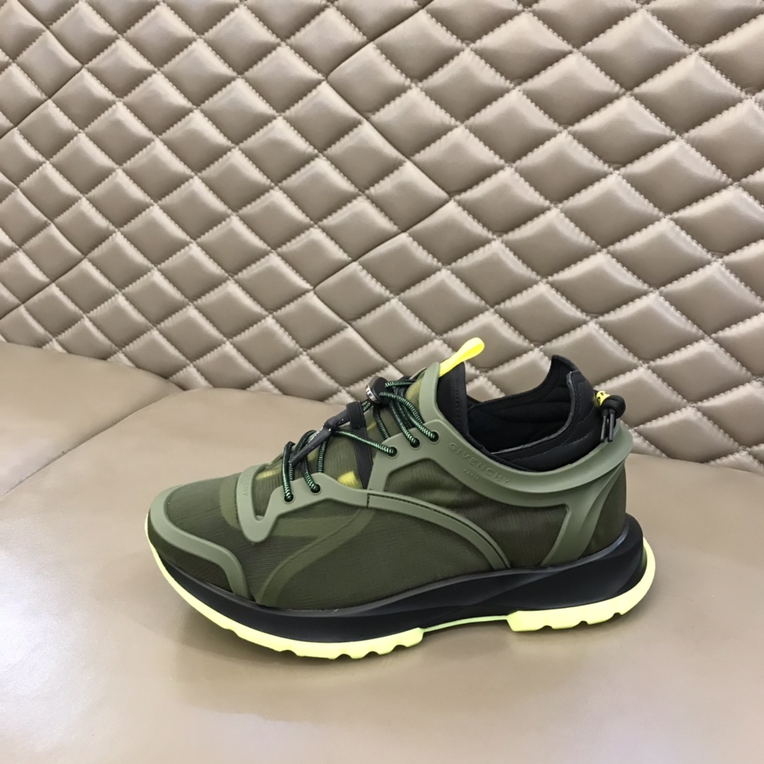 Givenchy Sneaker Spectre in Green