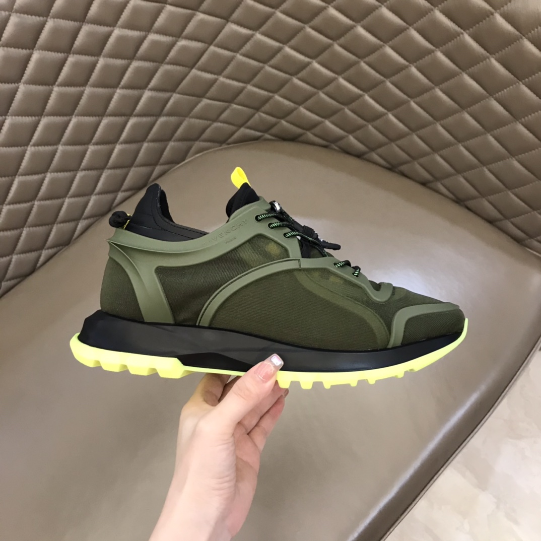 Givenchy Sneaker Spectre in Green