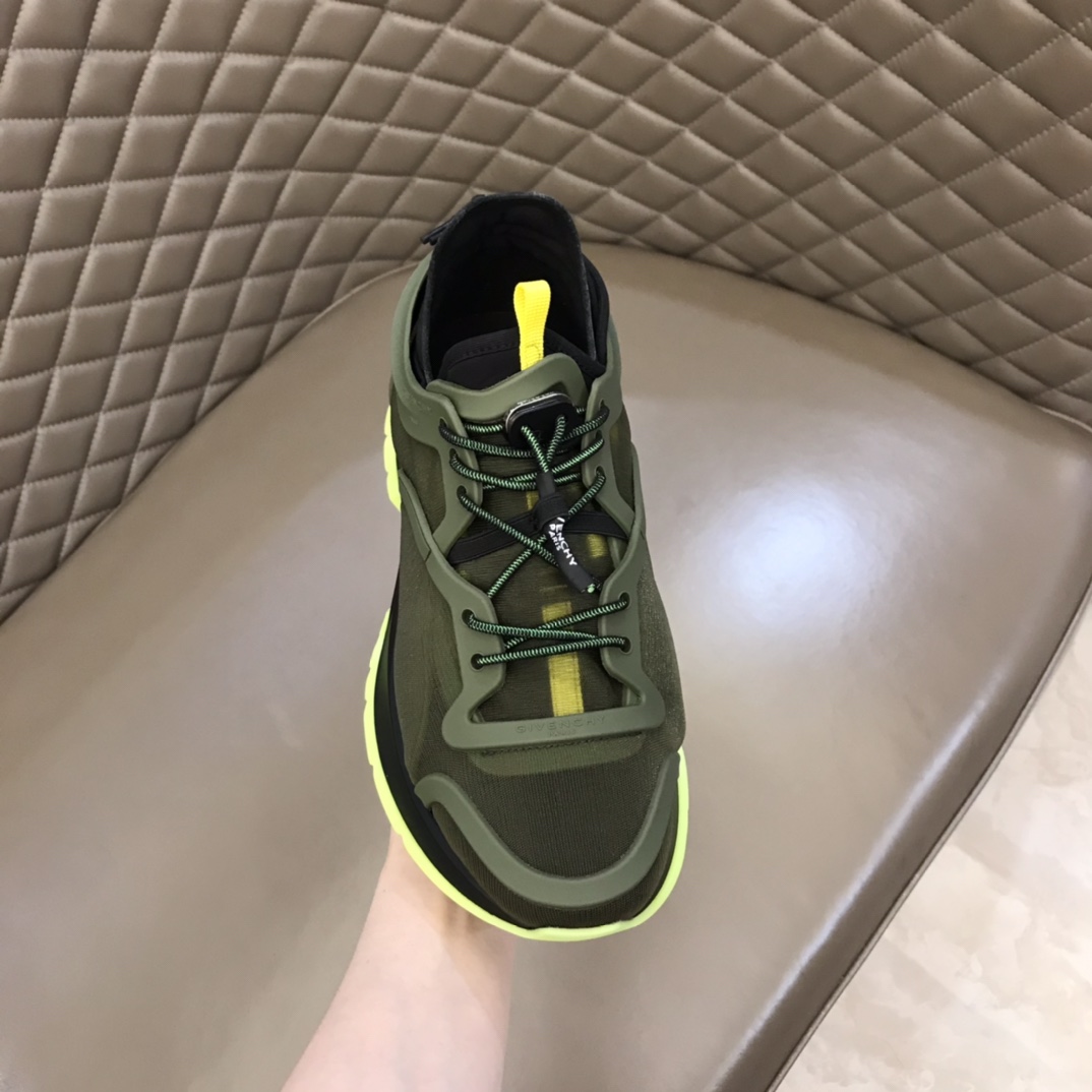 Givenchy Sneaker Spectre in Green