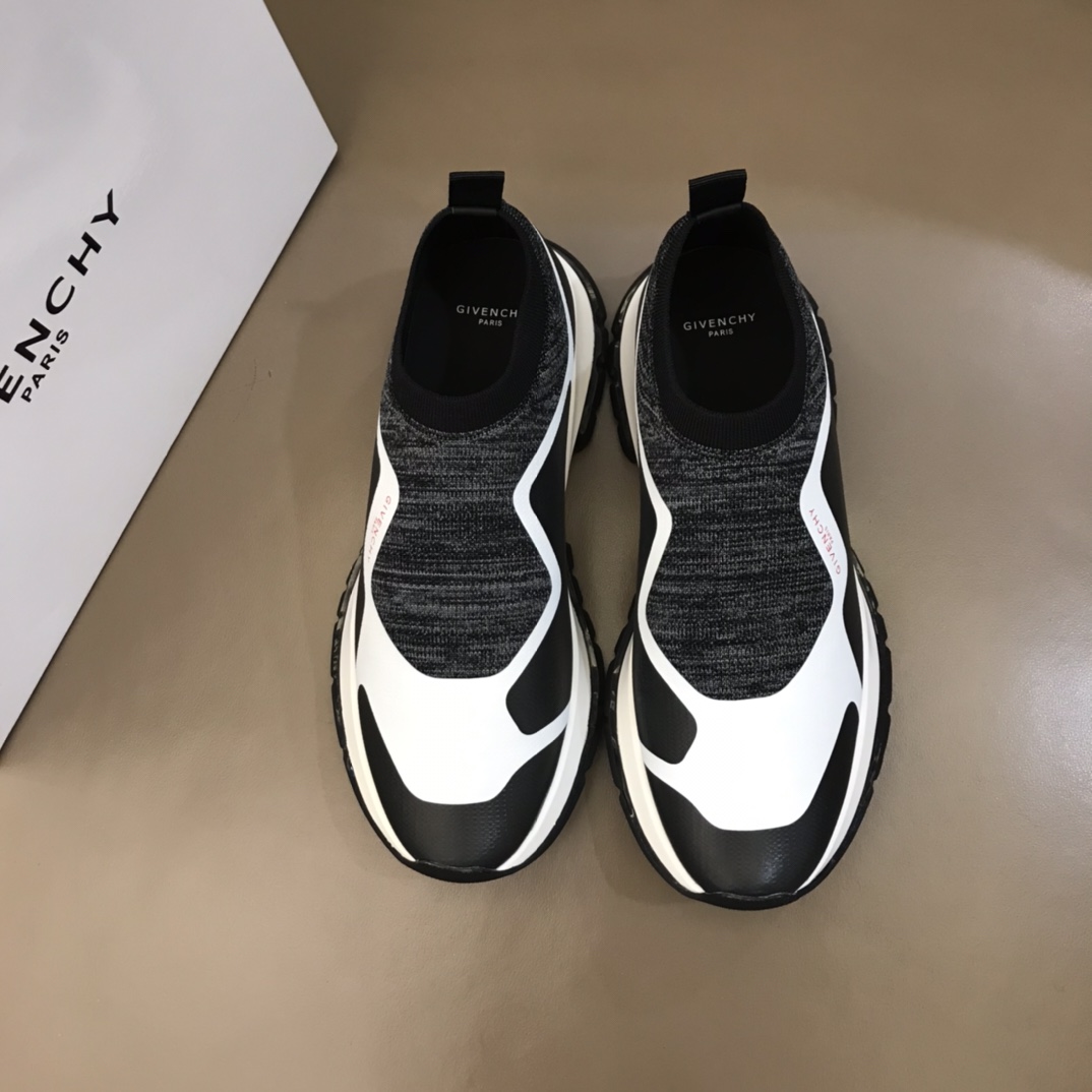 Givenchy Sneaker Spectre in Black and White