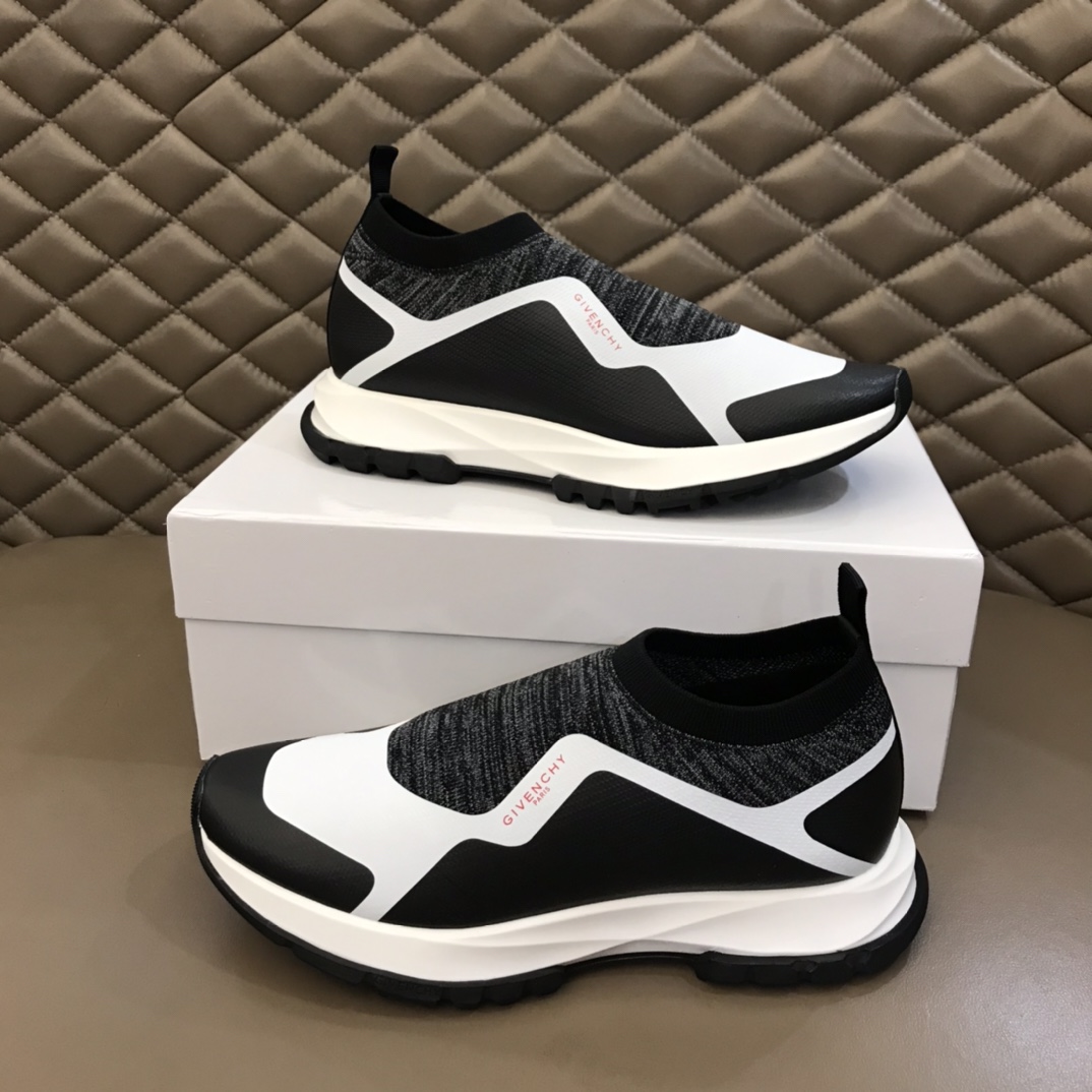 Givenchy Sneaker Spectre in Black and White