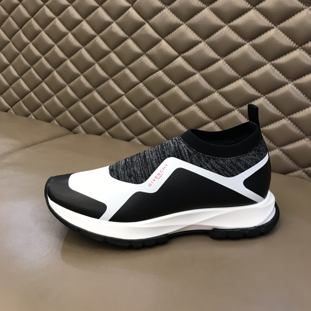 Givenchy Sneaker Spectre in Black and White