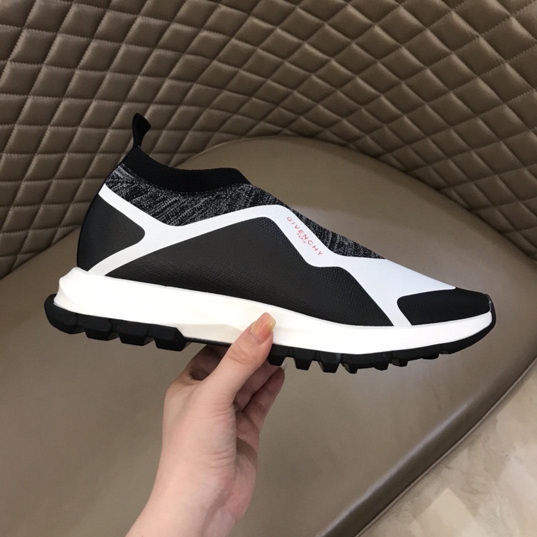 Givenchy Sneaker Spectre in Black and White