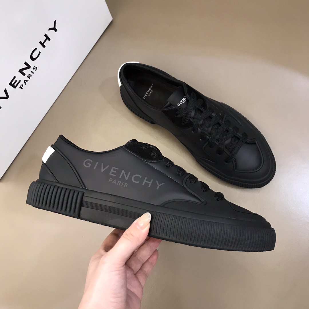 Givenchy Sneaker Spectre in Black