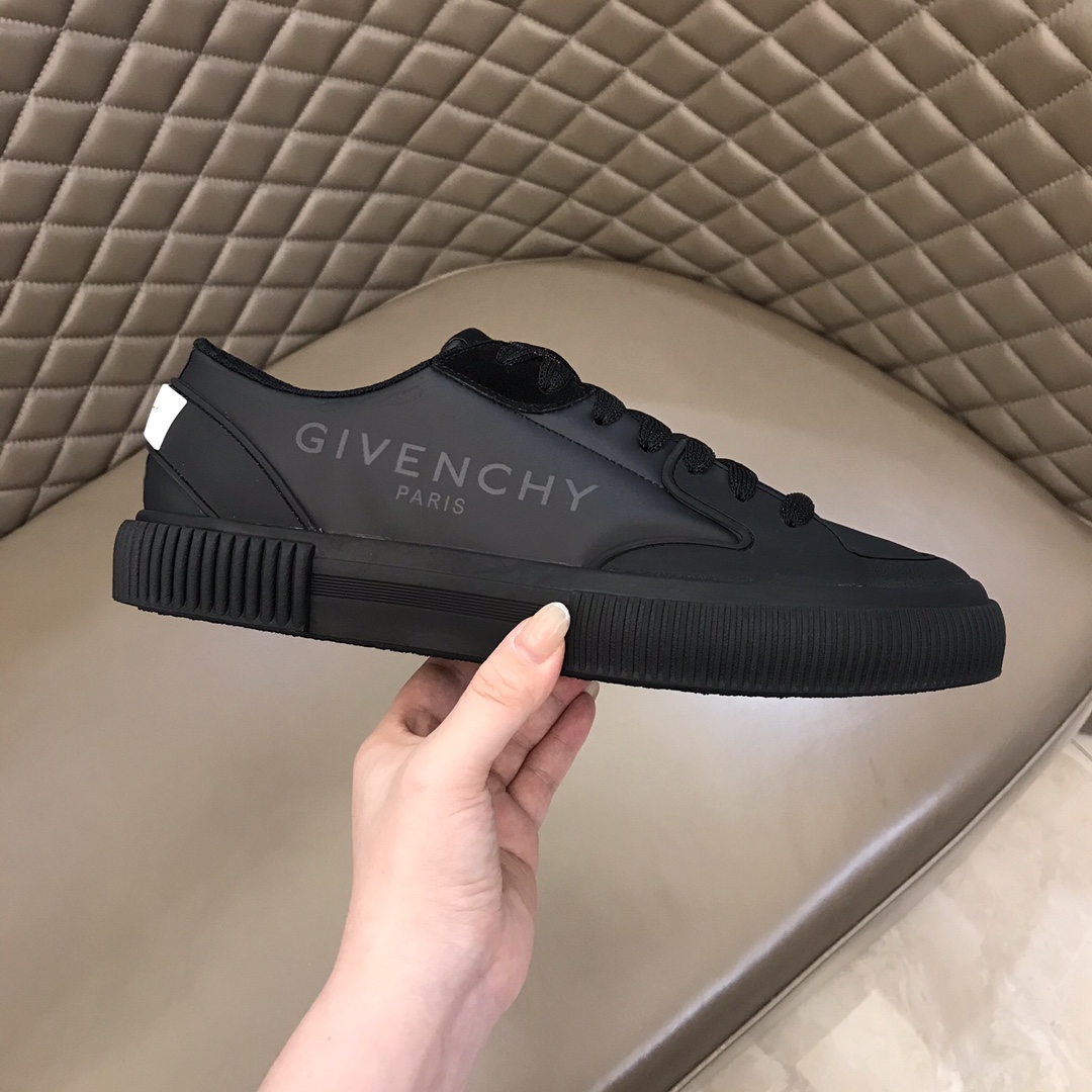 Givenchy Sneaker Spectre in Black