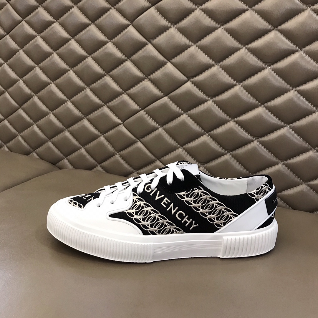 Givenchy Sneaker Rrban Street in Black and White