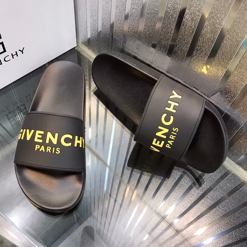 Givenchy slipper in Black