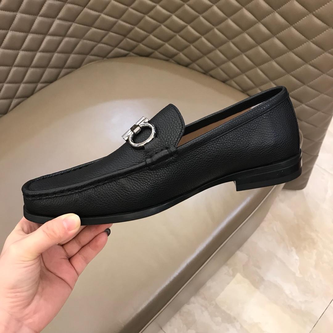 Salvatore Ferragamo Black leather Fashion Perfect Quality Loafers With Sliver Buckle MS02975 Buckle MS02976