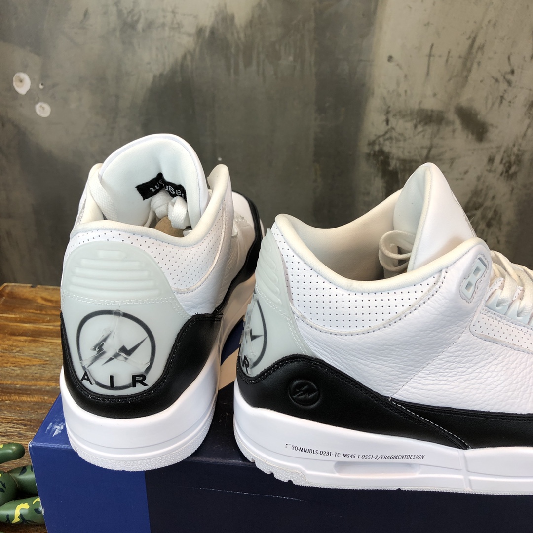 Fragment Design x Air Jordan 3 Sneaker