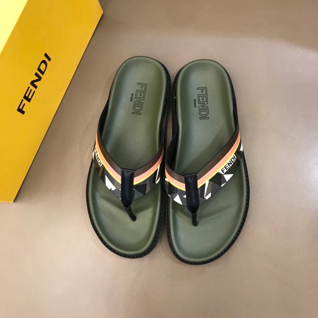 Fendi Slipper in Green