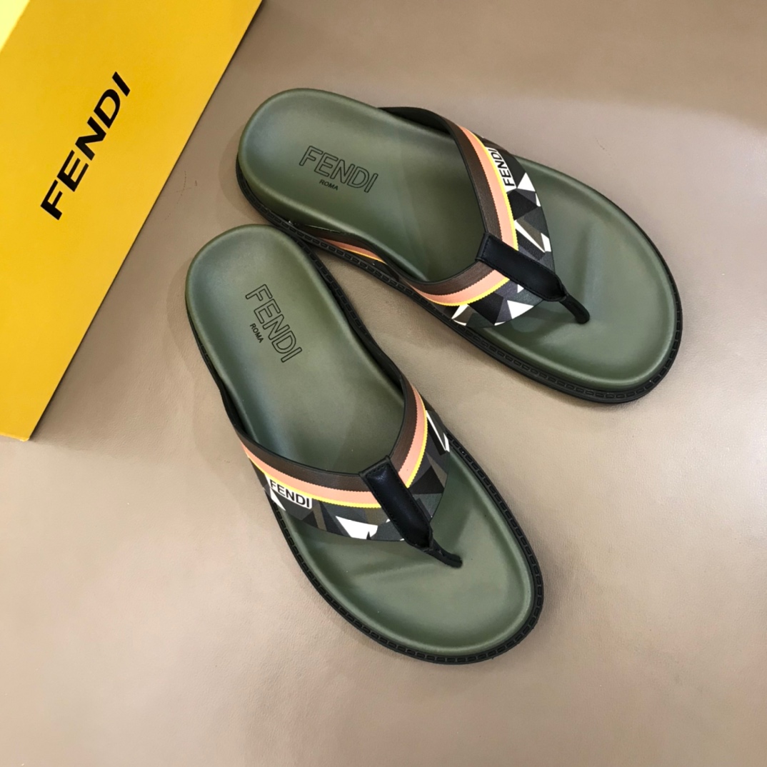 Fendi Slipper in Green