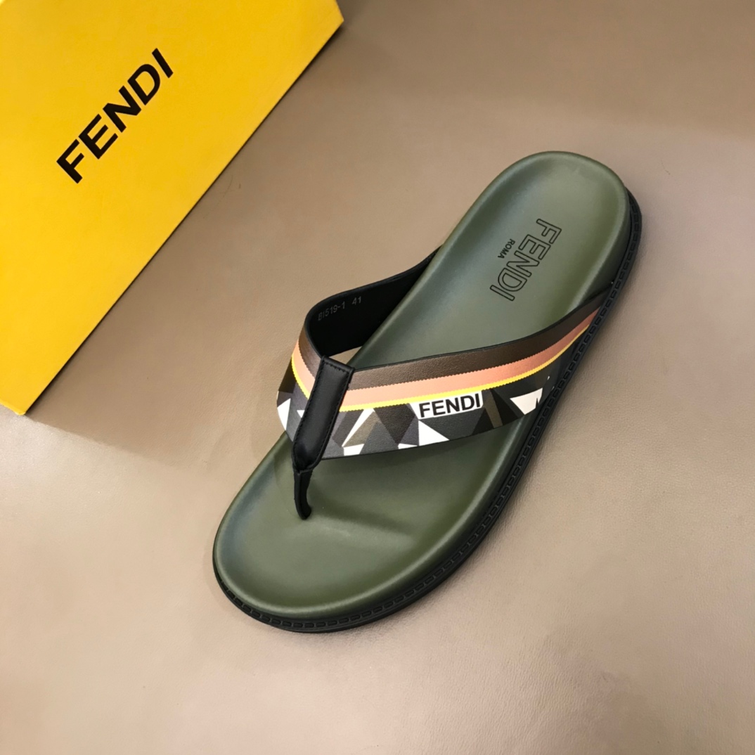 Fendi Slipper in Green